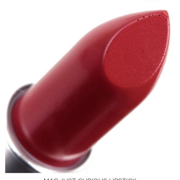 MAC 🎉🎉BEST SELLER🎉🎉 Just Curious Lipstick is a medium-dark coral lips - Picture 2 of 5